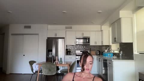 Emma Bloom online show from October 2025 07:54:02 PM