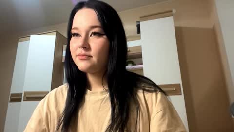 Snapshot of blossombuesing chatting on October 2025 09:52:01 AM Mira online show from October 2025 09:52:01 AM