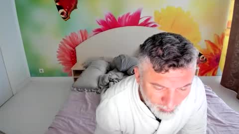 Nico online show from October 2025 06:44:02 AM