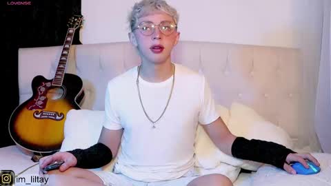 TAY   online show from February 2025 01:46:02 AM