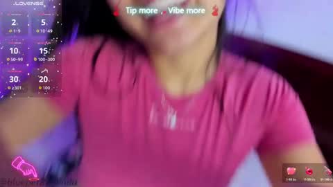 Snapshot of blue_petite chatting on October 2025 06:27:02 PM Linda online show from October 2025 06:27:02 PM