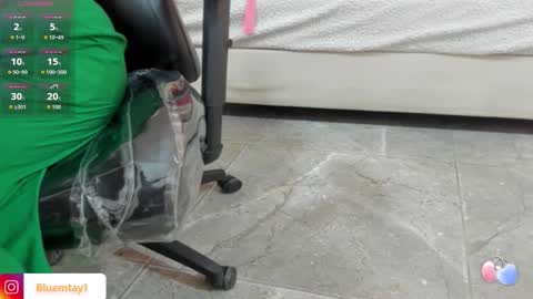 blue_tay1 online show from October 2025 11:54:02 AM