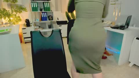 Snapshot of bluediamondsdreams chatting on November 2025 04:40:02 PM bluediamondsdreams online show from November 2025 04:40:02 PM