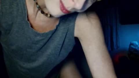 Snapshot of blueeyedlie chatting on February 2025 06:31:01 AM Blueeyedlie online show from February 2025 06:31:01 AM