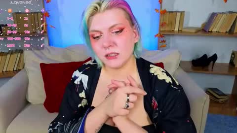 Hi my name is Lunaray online show from October 2025 02:55:02 AM