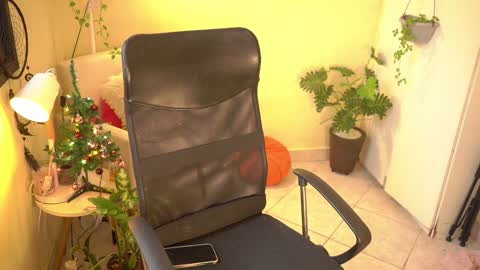 FLORAA online show from December 2024 08:21:02 PM