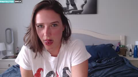 Snapshot of bluexstacey chatting on December 2025 01:44:02 AM Stacey online show from December 2025 01:44:02 AM