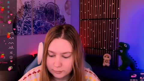 Snapshot of blush_ellie chatting on October 2025 09:42:01 PM Ellie3 online show from October 2025 09:42:01 PM