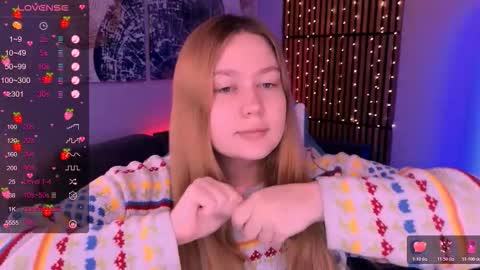 Snapshot of blush_ellie chatting on October 2025 11:03:01 AM Ellie3 online show from October 2025 11:03:01 AM