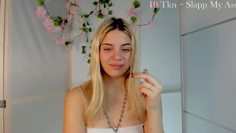 Snapshot of blushkitty chatting on October 2025 07:07:02 AM Chloe online show from October 2025 07:07:02 AM