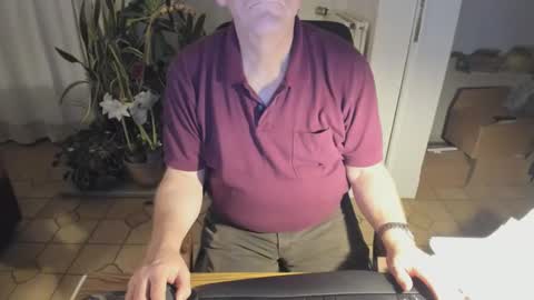 Snapshot of bob2658 chatting on January 2025 04:47:01 PM SlaveRobert online show from January 2025 04:47:01 PM