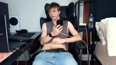 Snapshot of bobby72738 chatting on October 2025 02:06:01 AM bobby72738 online show from October 2025 02:06:01 AM