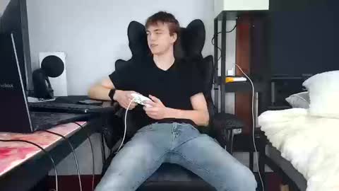 Snapshot of bobby72738 chatting on October 2025 02:33:01 AM bobby72738 online show from October 2025 02:33:01 AM