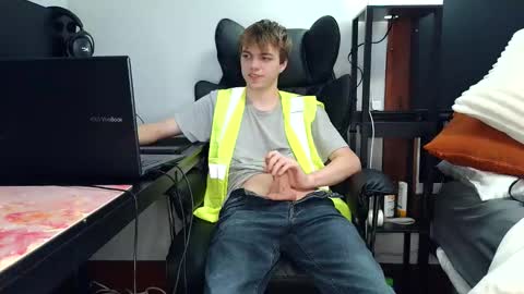 Snapshot of bobby72738 chatting on October 2025 03:50:02 AM bobby72738 online show from October 2025 03:50:02 AM