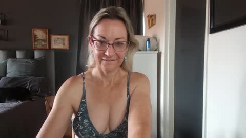 Snapshot of boeslaboes chatting on December 2024 08:08:02 AM Ningifun couple online show from December 2024 08:08:02 AM