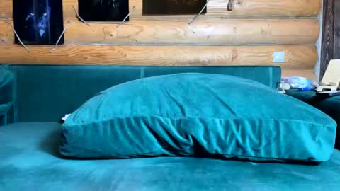 Snapshot of bohemianrhapsody1 chatting on November 2025 10:59:01 AM Nail and Olivia online show from November 2025 10:59:01 AM