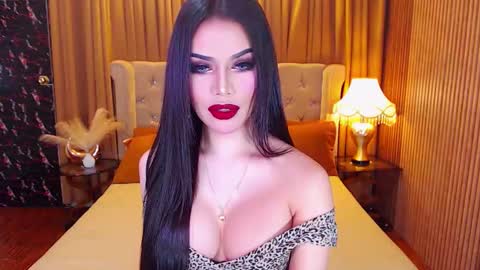 bombshellanita online show from October 2025 06:06:01 PM
