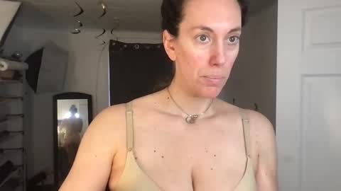Bonnie online show from January 2025 02:07:01 PM