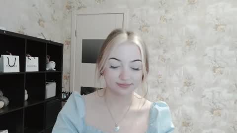 Snapshot of bonggarrido chatting on October 2025 08:26:02 AM Ella online show from October 2025 08:26:02 AM