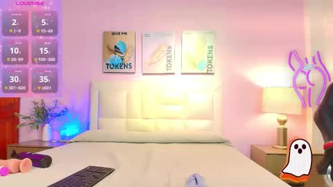 Bon Bon  online show from October 2025 01:18:01 PM