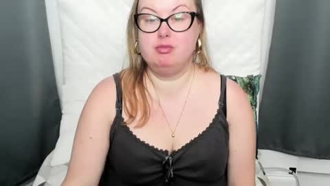 Snapshot of bonnieshining chatting on October 2025 05:31:02 AM Bonnie online show from October 2025 05:31:02 AM