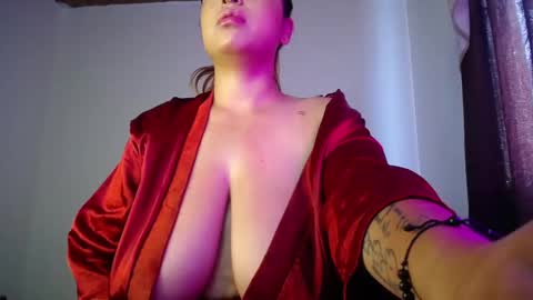 KIM     online show from September 2025 08:24:01 PM