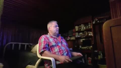 Snapshot of booshy chatting on October 2025 04:08:01 PM Booshwa online show from October 2025 04:08:01 PM