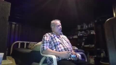 Snapshot of booshy chatting on October 2025 06:34:01 AM Booshwa online show from October 2025 06:34:01 AM