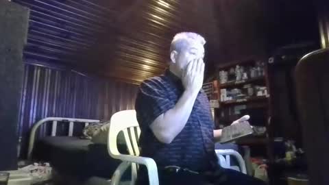 Snapshot of booshy chatting on October 2025 11:14:02 AM Booshwa online show from October 2025 11:14:02 AM