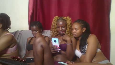 bootie_caramel online show from February 2025 05:17:02 PM