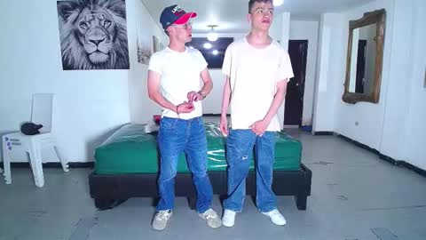 THOMAS AND DAMIAND online show from November 2025 06:10:01 PM