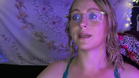 Snapshot of bossmomma chatting on October 2025 02:04:02 PM BossMom online show from October 2025 02:04:02 PM