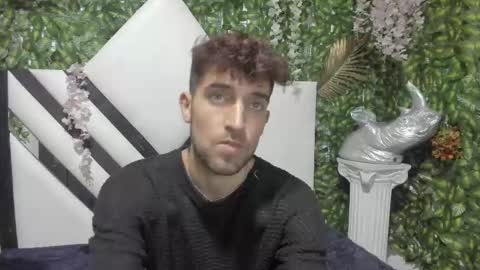 Chris  online show from October 2025 07:25:02 PM