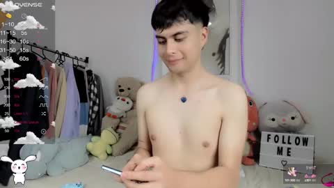 Snapshot of boy_andy__ chatting on February 2025 09:27:02 PM Aaron online show from February 2025 09:27:02 PM