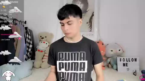 Snapshot of boy_andy__ chatting on February 2025 05:53:01 PM Aaron online show from February 2025 05:53:01 PM