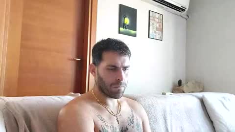 Snapshot of boy_aroundtheworld chatting on October 2025 11:09:02 AM Dan online show from October 2025 11:09:02 AM