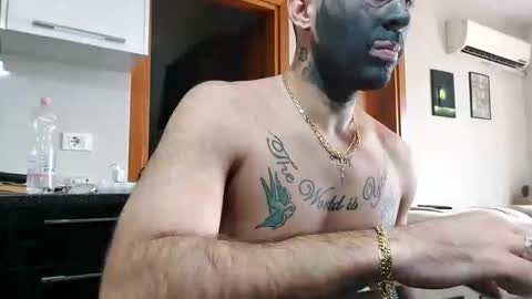 Snapshot of boy_aroundtheworld chatting on October 2025 12:39:01 PM Dan online show from October 2025 12:39:01 PM