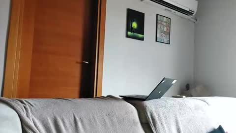 Snapshot of boy_aroundtheworld chatting on October 2025 10:26:01 AM Dan online show from October 2025 10:26:01 AM