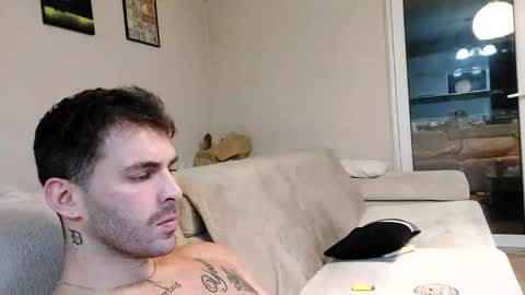 Snapshot of boy_aroundtheworld chatting on October 2025 09:27:01 PM Dan online show from October 2025 09:27:01 PM