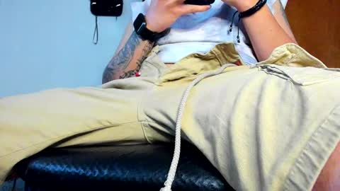 Snapshot of boy_trans chatting on October 2025 06:19:01 AM Edward ftm trans queerslave online show from October 2025 06:19:01 AM