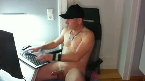 Snapshot of boycatcher chatting on December 2024 09:17:01 PM Julian online show from December 2024 09:17:01 PM