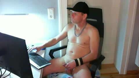 Snapshot of boycatcher chatting on February 2025 04:29:01 PM Julian online show from February 2025 04:29:01 PM