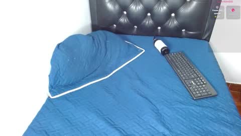 Snapshot of boyg_hots chatting on November 2025 09:04:02 PM boyg_hots online show from November 2025 09:04:02 PM