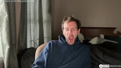 Snapshot of boysetsfire34 chatting on September 2025 06:33:01 PM boysetsfire34 online show from September 2025 06:33:01 PM