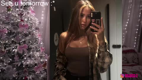 Lana  online show from December 2024 10:12:01 AM