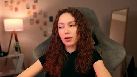 Snapshot of branchwithflowers chatting on October 2025 02:19:01 PM Lilly online show from October 2025 02:19:01 PM