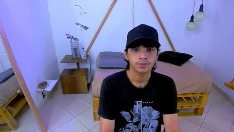 Snapshot of brand_hades chatting on October 2025 08:10:01 PM B R A N D online show from October 2025 08:10:01 PM