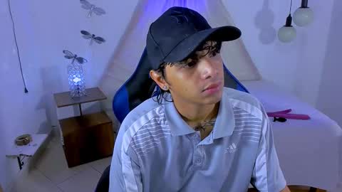 Snapshot of brand_hades chatting on November 2025 02:18:02 PM B R A N D online show from November 2025 02:18:02 PM