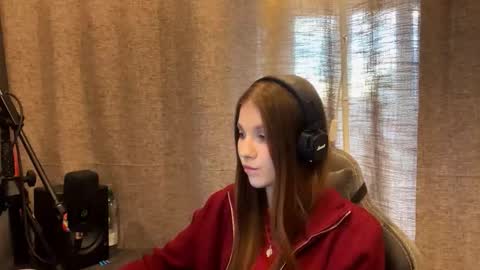 Snapshot of brandamatteson chatting on October 2025 01:17:01 PM Alice online show from October 2025 01:17:01 PM