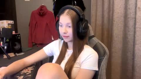 Snapshot of brandamatteson chatting on November 2025 03:13:02 PM Alice online show from November 2025 03:13:02 PM